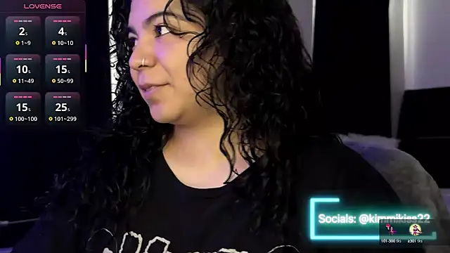 kimmiakiss22 online show from October 7, 2025, 7:26 pm