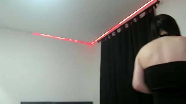 dolcemacca online show from February 22, 2025, 1:33 am