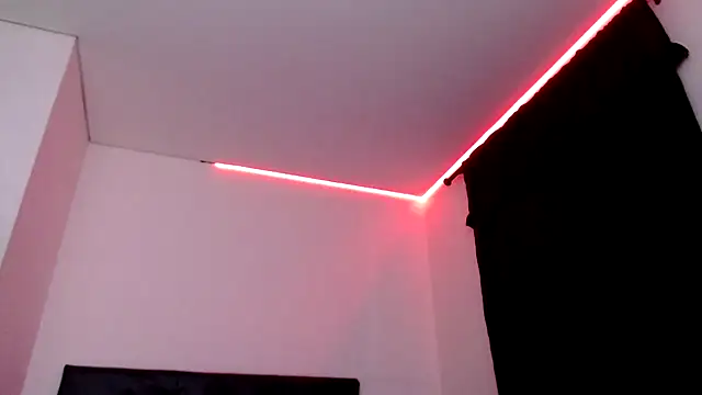 dolcemacca online show from September 25, 2025, 1:33 am