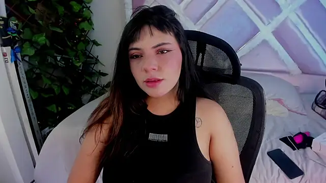 xhinata hyugax online show from April 22, 2026, 4:25 pm