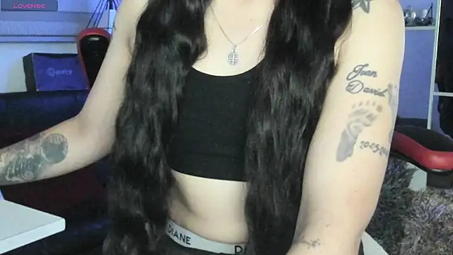 natasha logan  online show from October 18, 2025, 4:03 am