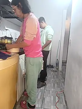 catire2323 online show from October 21, 2025, 3:22 pm