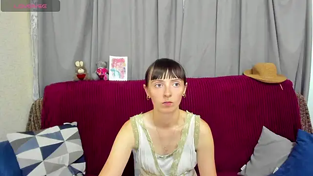 TayanaJons online show from August 6, 2026, 7:14 am