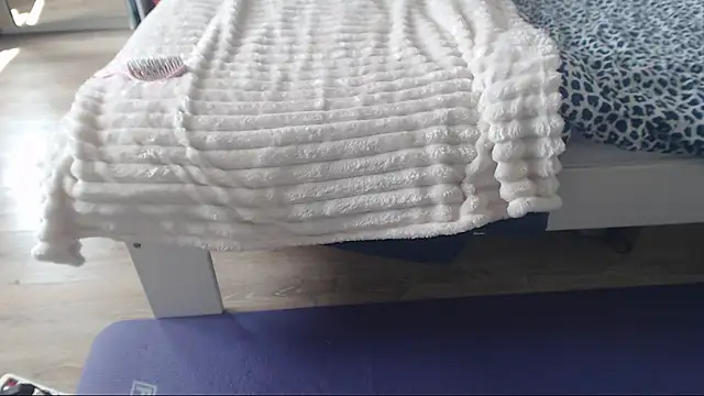 amanda kiss kiss online show from June 30, 2026, 11:43 am