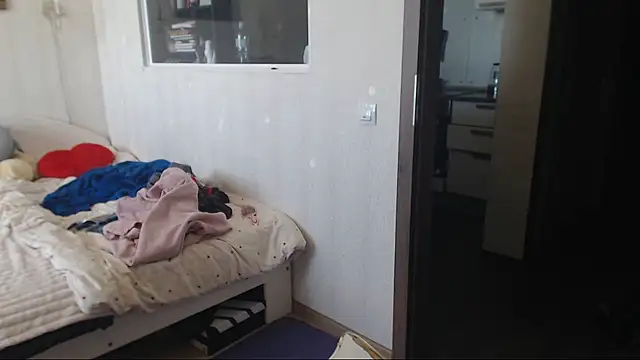 amanda kiss kiss online show from July 16, 2026, 12:35 pm