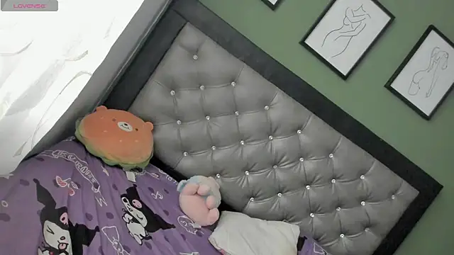 EbonySkin online show from September 18, 2025, 5:49 pm