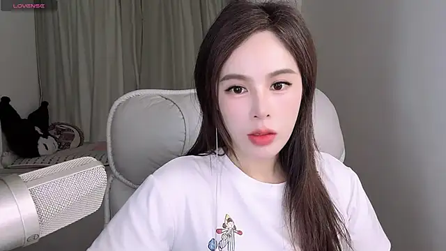 Snapshot of hknana chatting on June 26, 2026, 5:57 am hknana online show from June 26, 2026, 5:57 am