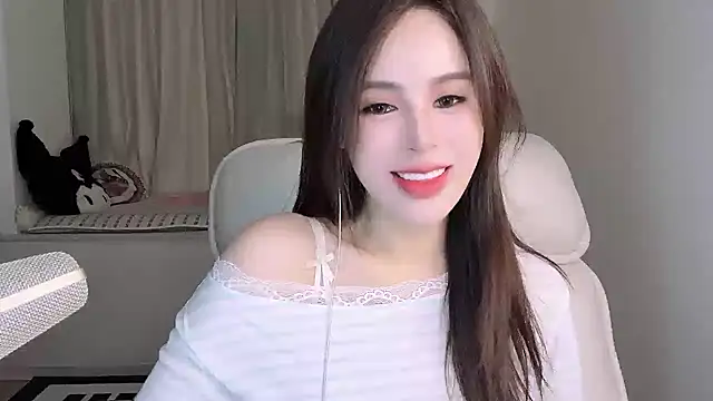 Snapshot of hknana chatting on June 8, 2026, 5:08 am hknana online show from June 8, 2026, 5:08 am