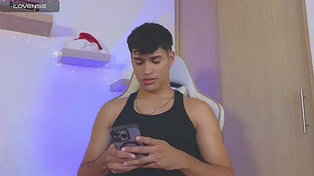 Jimmy Leeh  online show from January 3, 2025, 11:44 pm