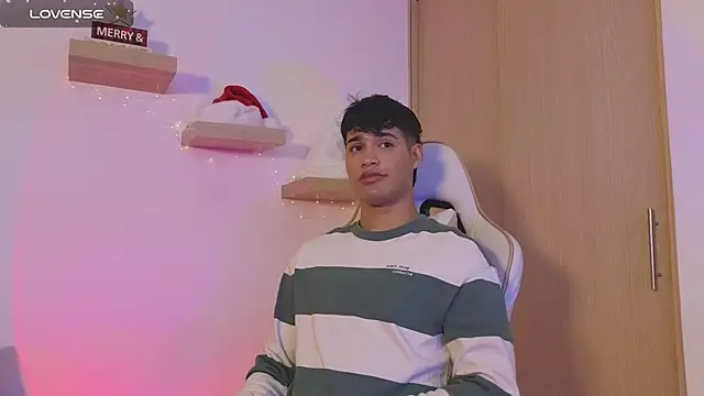 Jimmy Leeh  online show from January 4, 2025, 8:37 pm