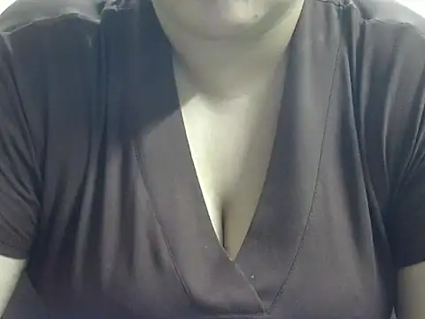 Snapshot of Mohini_44 chatting on June 8, 2026, 3:23 pm Mohini 44 online show from June 8, 2026, 3:23 pm