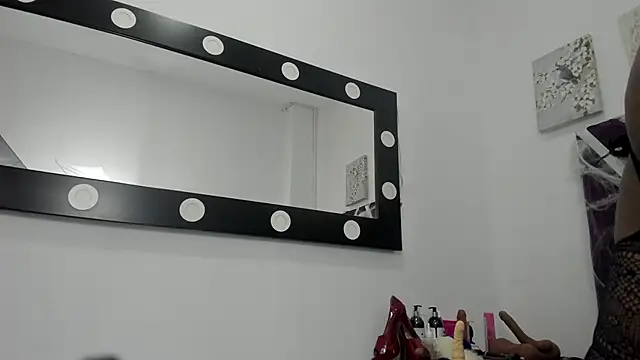 rihanna abiodun online show from October 18, 2025, 1:29 am