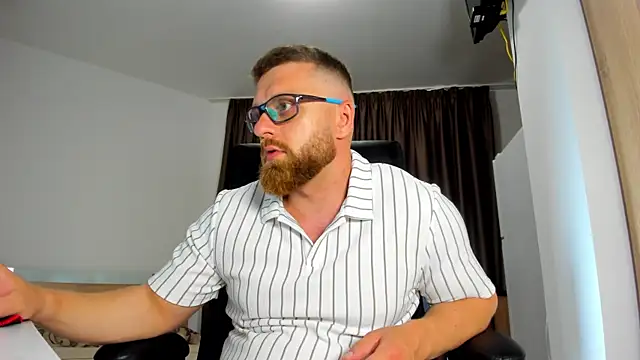 Snapshot of Findom_guy chatting on June 8, 2026, 4:29 pm Findom guy online show from June 8, 2026, 4:29 pm