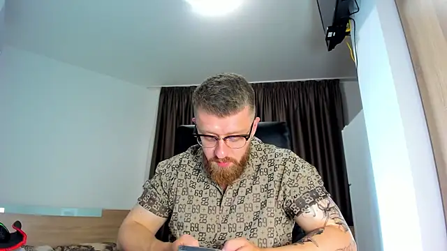 Snapshot of Findom_guy chatting on June 13, 2026, 5:22 pm Findom guy online show from June 13, 2026, 5:22 pm