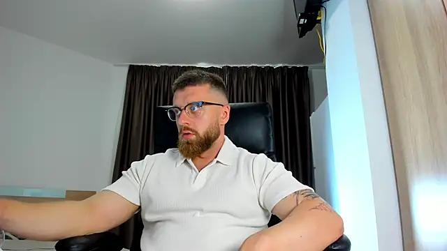 Snapshot of Findom_guy chatting on June 11, 2026, 10:23 am Findom guy online show from June 11, 2026, 10:23 am