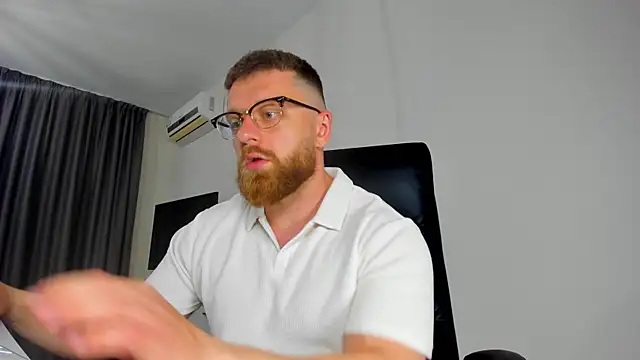 Findom guy online show from April 26, 2026, 11:51 am