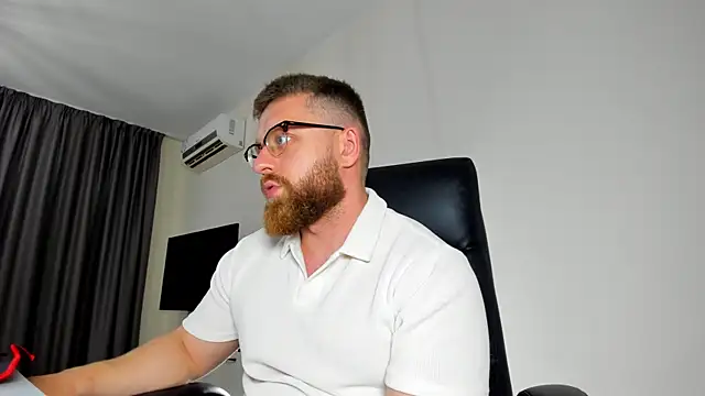 Snapshot of Findom_guy chatting on May 24, 2026, 4:40 pm Findom guy online show from May 24, 2026, 4:40 pm