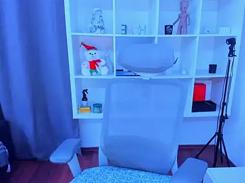 andboyfor6 online show from December 15, 2025, 8:25 pm