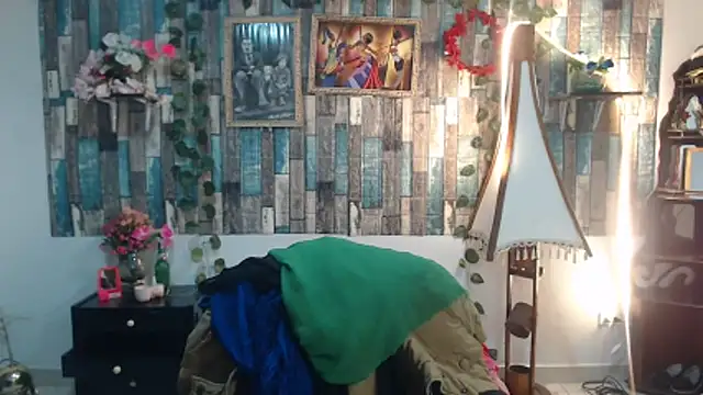 KarimaSarabe online show from November 18, 2025, 8:56 pm