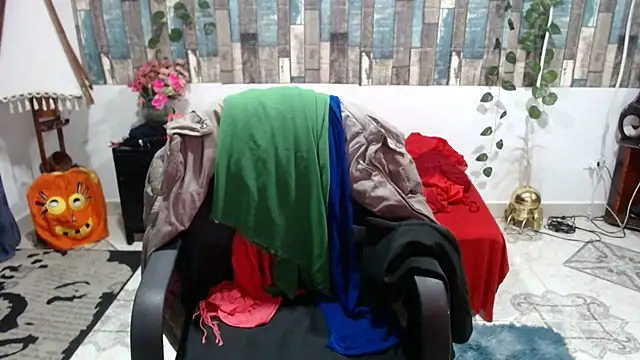 KarimaSarabe online show from October 15, 2025, 8:39 pm