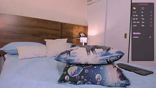 emily adams01 online show from March 14, 2025, 11:11 pm