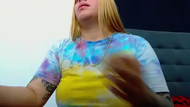 hanna rabbit  online show from February 10, 2025, 2:26 pm