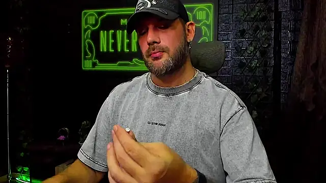 LexXHardy online show from September 20, 2025, 7:52 pm