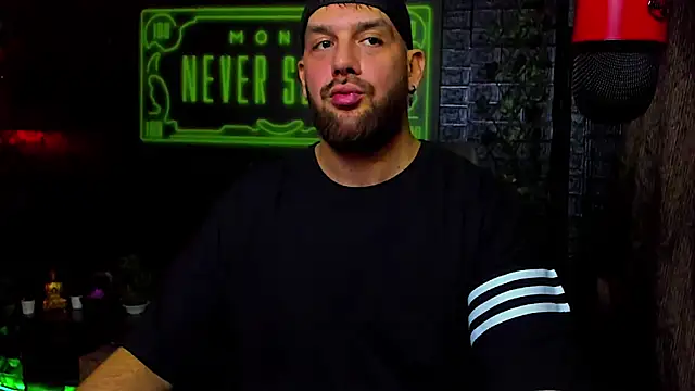 LexXHardy online show from October 4, 2025, 3:46 pm