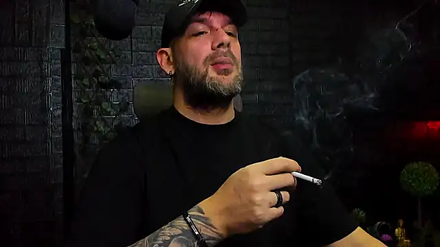 LexXHardy online show from December 22, 2025, 8:20 pm