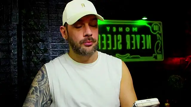 Snapshot of LexXHardy chatting on February 16, 2026, 10:58 am LexXHardy online show from February 16, 2026, 10:58 am