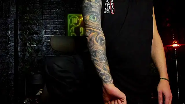 Snapshot of LexXHardy chatting on February 11, 2026, 6:52 pm LexXHardy online show from February 11, 2026, 6:52 pm