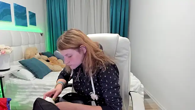 Kathlyn  Heath online show from October 10, 2025, 7:15 pm