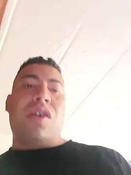 Diego leon27 online show from February 6, 2025, 1:43 pm