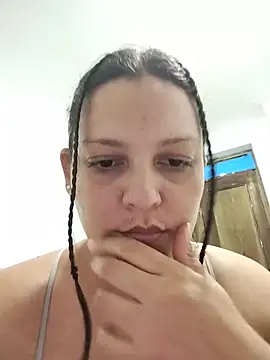 Mia Hampton online show from July 23, 2026, 8:05 pm