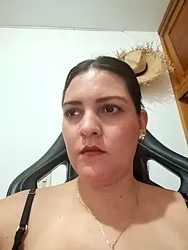 Mia Hampton online show from September 18, 2025, 8:12 pm