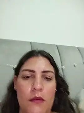 Snapshot of Mia_Hampton chatting on May 27, 2026, 2:08 am Mia Hampton online show from May 27, 2026, 2:08 am