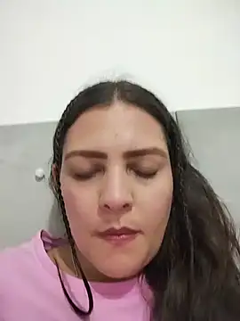 Mia Hampton online show from July 17, 2026, 11:35 pm