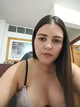 Mia Hampton online show from July 14, 2026, 10:27 pm