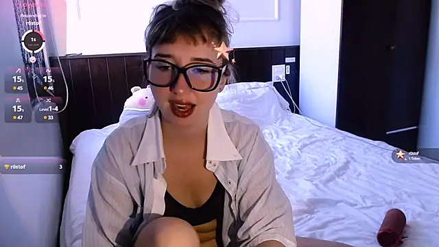 Cosmo Riri online show from February 1, 2025, 5:49 am