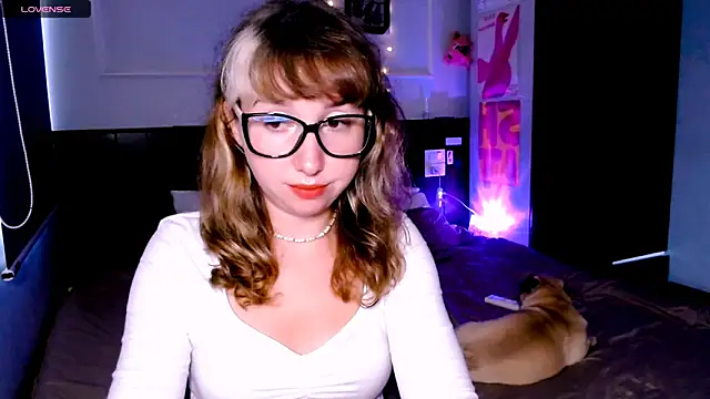 Cosmo Riri online show from September 20, 2025, 4:17 am