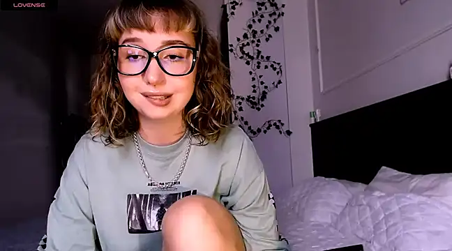 Cosmo Riri online show from December 22, 2024, 7:00 am