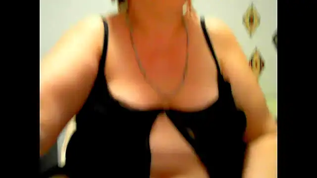 Hyllda online show from June 17, 2026, 9:03 pm