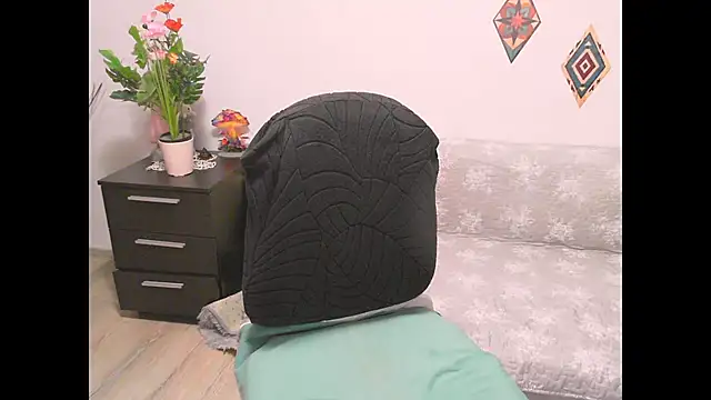 Hyllda online show from October 8, 2025, 9:15 pm