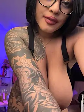 monroe 777 online show from February 9, 2025, 6:11 am