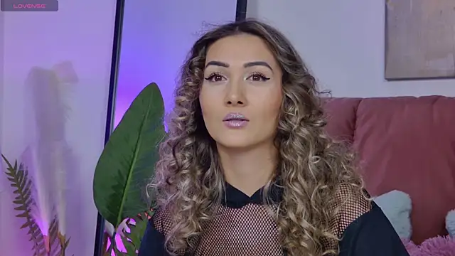 NicolLopeze online show from November 7, 2025, 9:14 am