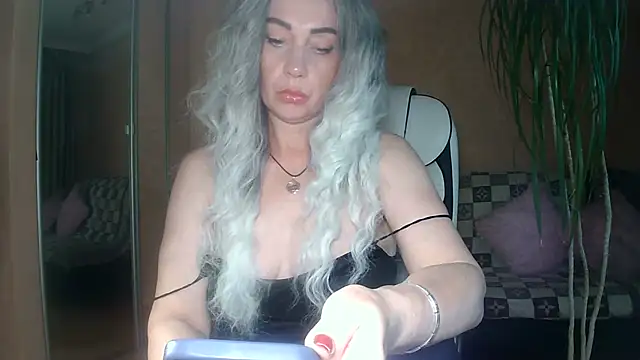 Snapshot of Roxolana_Drim chatting on July 4, 2026, 11:05 am Roxolana Drim online show from July 4, 2026, 11:05 am