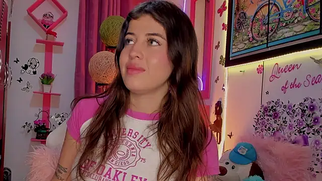 zoe kittylove online show from December 20, 2024, 2:19 am