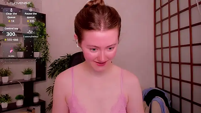 KateCuddle online show from June 16, 2026, 2:22 am