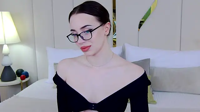 Betty Bridge online show from April 21, 2026, 3:02 am