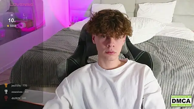 cute thomas online show from March 12, 2025, 2:09 am